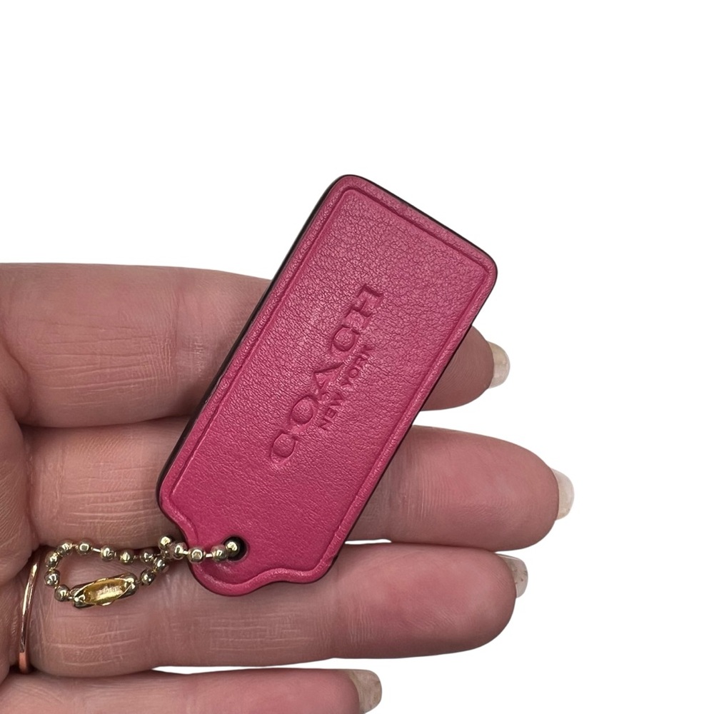 Coach New York pink Fuchsia smooth Leather Key Holder Keytag